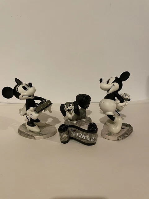 Walt Disney Classic Collection WDCC Puppy Love Set - Mickey, Minnie, FiFi, Title
