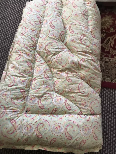 Vintage Lemon & Red Swirls Single Feather Eiderdown