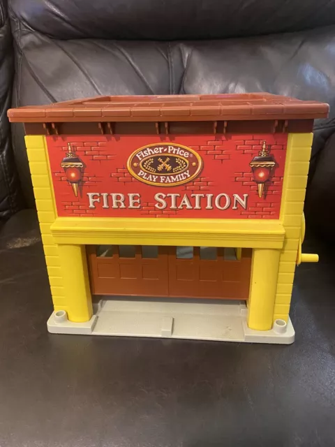 Fisherprice 1979 Fire station With Working Crank door And Bell