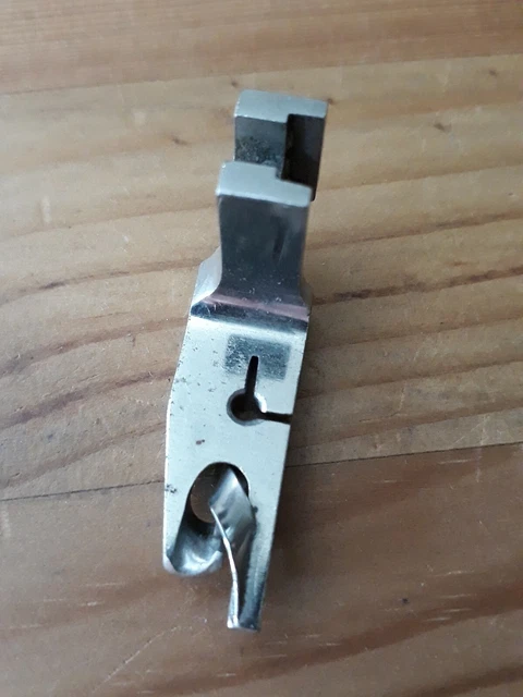 1x PIEDINO ASOLA MACCHINA PER CUCIRE SINGER