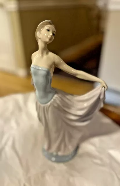 Lladro Porcelain Figurine The Dancer Ballerina 5050