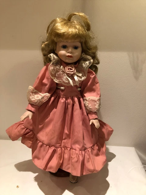Hübsches blondes Porzellankopfpüppchen mit blauen Glasaugen 42 cm-ungemarket