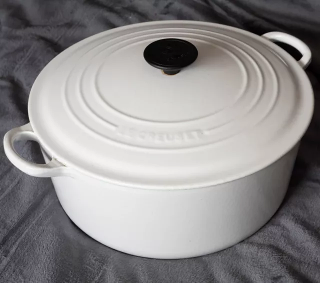 Le CREUSET - Size 28 Large Cast Iron Enamel Casserole Dish