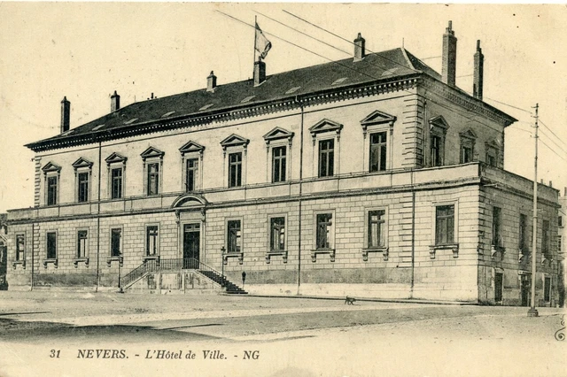 Carte Postale // Nevers // L'hotel De Ville + Cachet Daguin