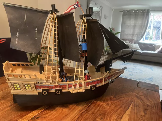 Playmobil 6678 Floating Pirate Raiders' Ship with Figures and Accessories