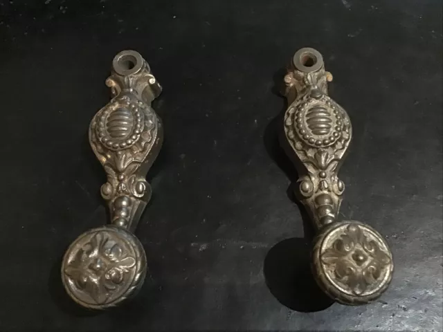 Paar Kleiderhaken Um 1900 aus Gusseisen De Fer