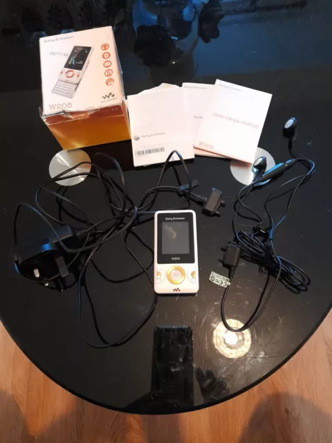 Sony Ericsson W205 Walkman. Unlocked Mobile Phone. Cheap Used Telephone. W 205.