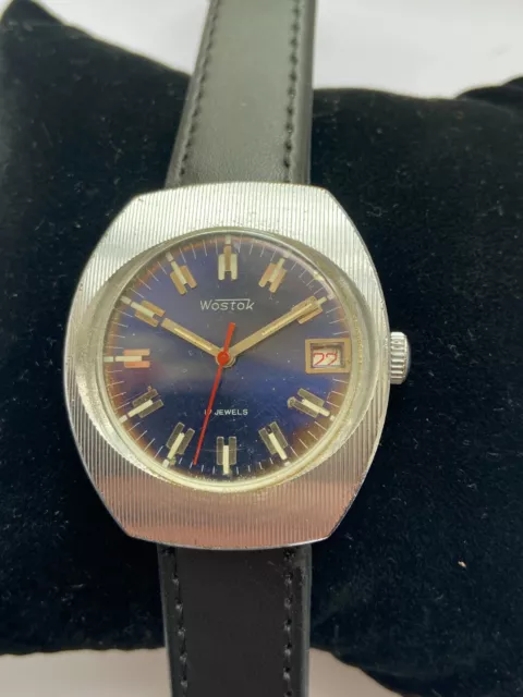 RARE Vintage Men Watch WOSTOK ВОСТОК BLUE DIAL USSR 17 JEWELS RRR DATE 2414 A SU