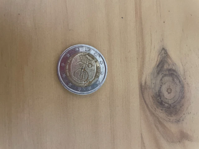 2     Pièces de 2 euros rare bonhomme