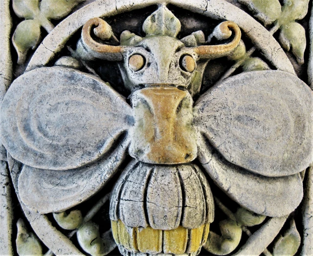 Bee  Garden   Gothic Ellison Tile 2