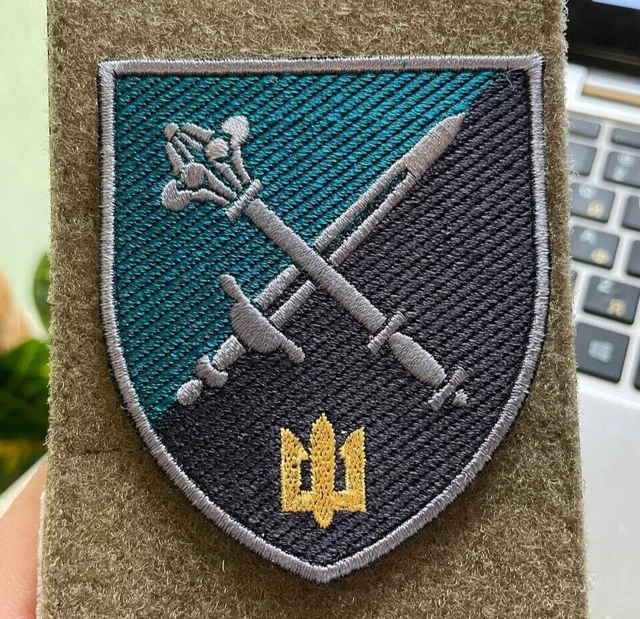 Découvrez la plaquette 2025 de la Direction du renseignement militaire | Ministère des Armées
