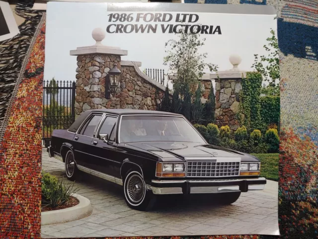 NOS 1986 Ford LTD Crown Victoria Dealer Showroom Sales Brochure Station Wagon