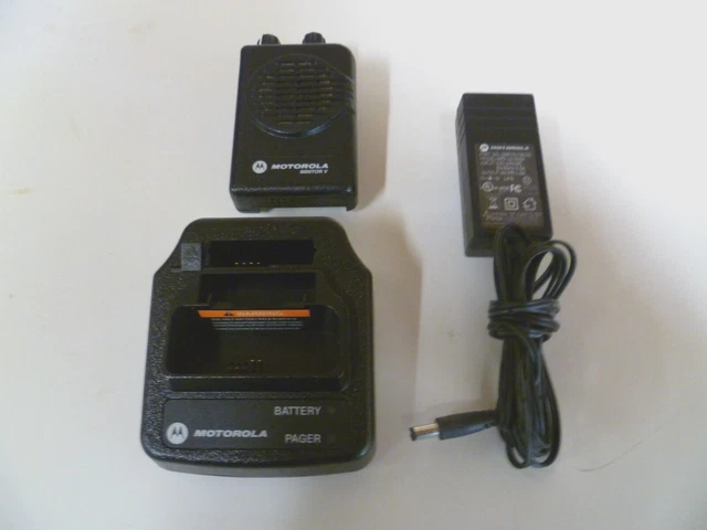 Motorola Minitor V 151-158.9 MHz VHF Stored Voice Fire EMS Pager & Charger