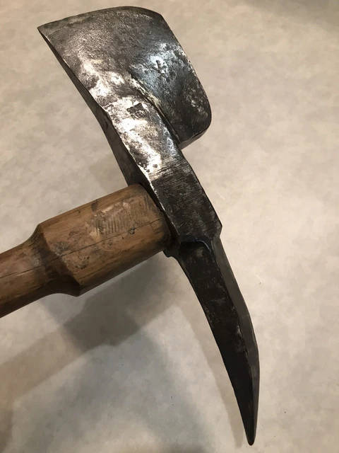 hache old tool, outil ancien, AXE, HACHE forgée outillage (n