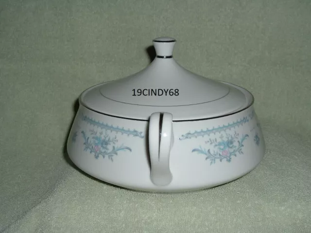 Ekco International Exquisite Fine China Covered Dish In "Winsford" Pattern 3