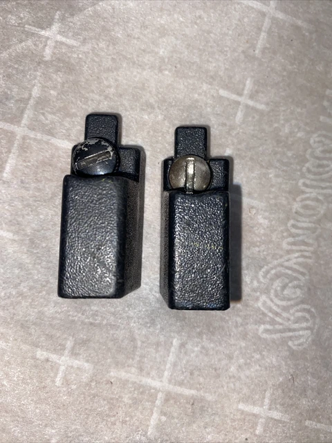 2 Used Motorola RLN5500a Audio Accessory Retainer Clip For CP200, CP200d, PR400