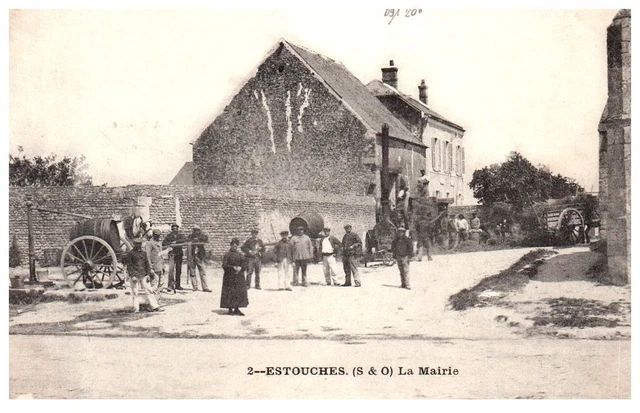 91 ESTOUCHES - la mairie.