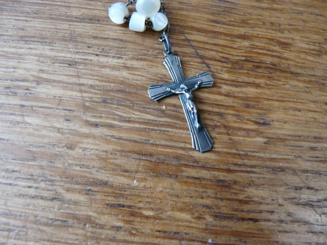 ANCIEN CHAPELET CHRETIEN ANCRE DE MARINE Jésus 57 Perles de NACRE CROIX ...