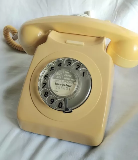 vintage retro kitch dial telephone 1970s 70s phone