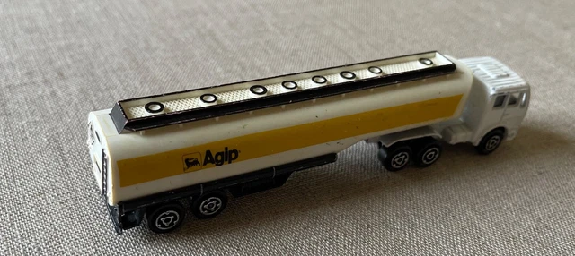 MAJORETTE - CAMION AVEC REMORQUE CITERNE - 1/100 - MADE IN FRANCE