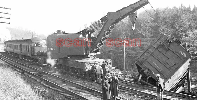 2AA900E NEG/RP 1950s ERIE RAILROAD WRECK CRANE #03264 NC&StL BOXCAR