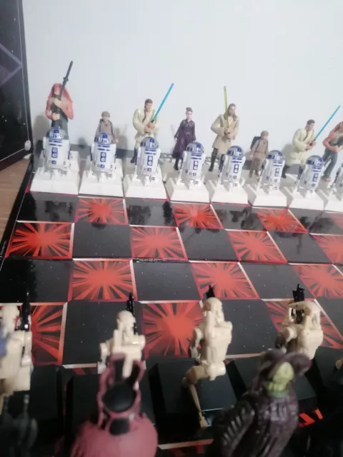 Star Wars Episode 1 One Chess Set. Fully Complete 32 Figures 2