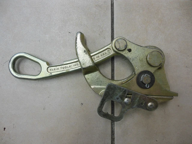 Klein KT4801 Parallel Jaw Grip Cable Puller Hot Latch/Spring 0.7-1.25 (18-32mm)
