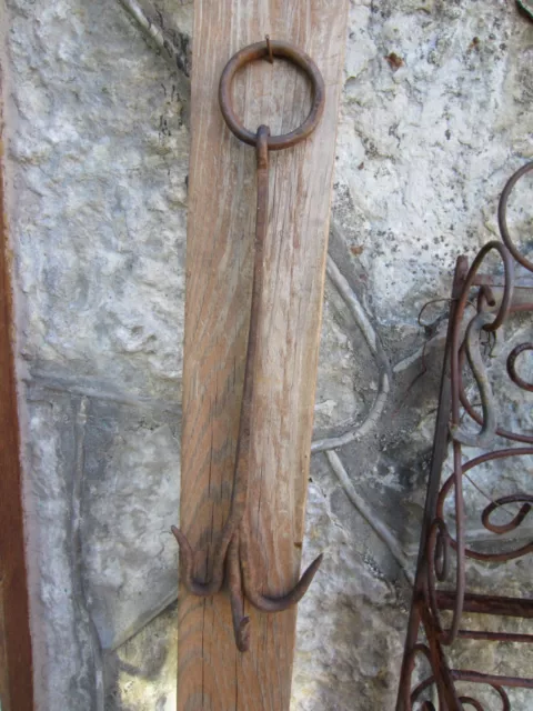 antique CAST IRON Grapple 3 PRONG HOOK Meat Drag Trap Decor HAND FORGED w/ring