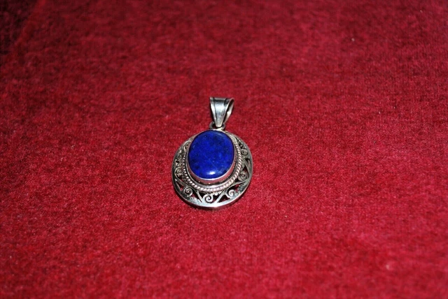Pendentif Ethnique Ancien En Argent Avec Pierre Verte - Travail Artisanal, Excellent état, Style Tribal