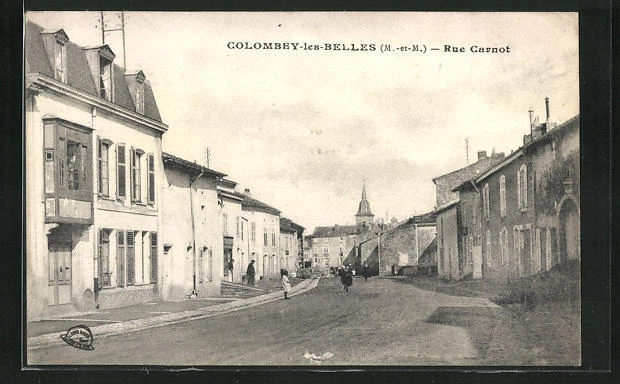 CPA Colombey-les-Belles, view of Rue Carnot
