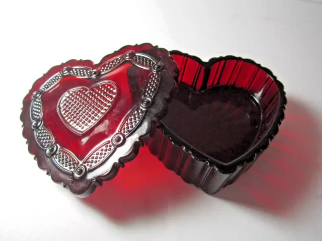 Vintage Avon Cape Cod Heart Trinket Box Ruby Red Scalloped Edge 2-Piece NOS