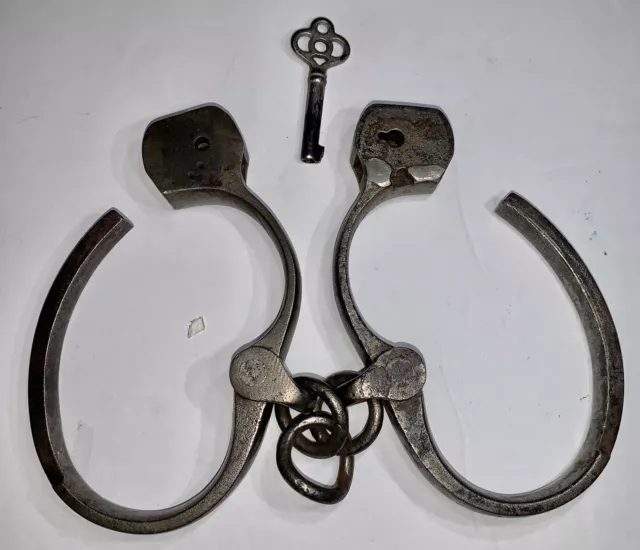 ANTIQUE Pre-1900’s TOWER PINKERTON DETECTIVE STYLE POLICE HANDCUFFS EARLY MODEL