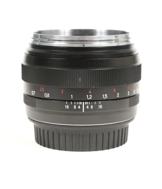 Carl Zeiss Planar 50mm F/1.4 ZE Manual Focus Prime Lens for Canon EF Mount