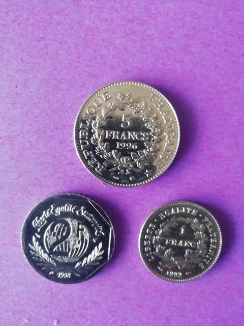 Lot de 3 piéces commémoratives :1fr, 2fr, 5fr (année dans détails)