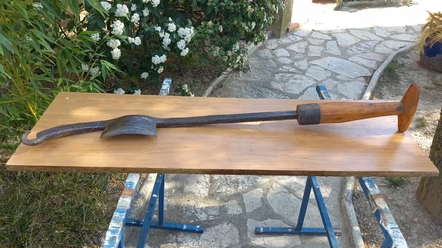 Outil De Sabotier Ancien En Fer Forgé - Manche En Bois, Années 1900, Occasion Bon état