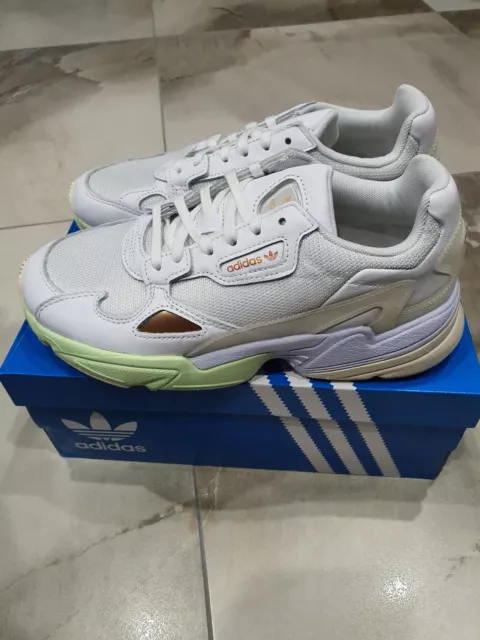 PRE LOVED ADIDAS Originals Statement Sneakers with Retro Vibes