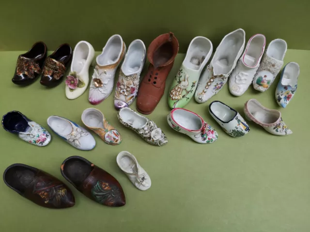 Gros lot 21 chaussures shoes sabots miniatures anciens pour collection