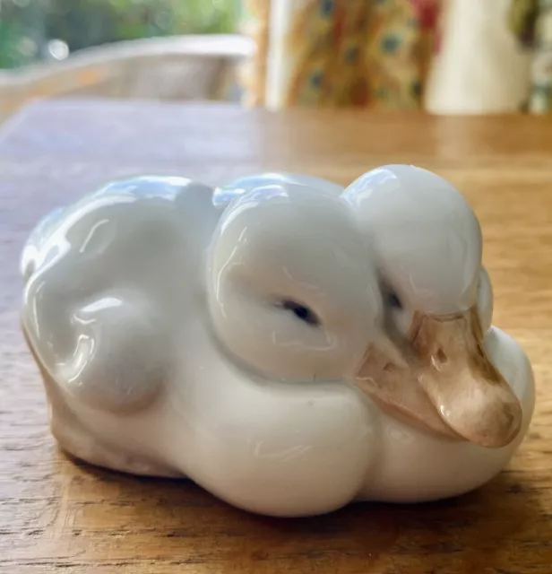 Royal Copenhagen Pair Of Ducklings White Ducks 516 Porcelain Figurine