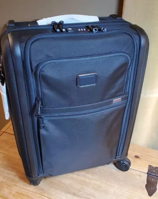 Tumi Alpha 3 Continental Expandable 4 Wheeled Carry-On Black 117162-1041 - $975