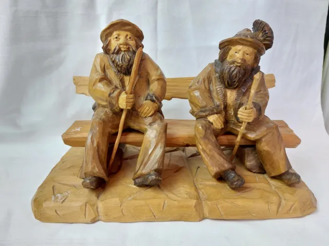Figurengruppe Holzfigur geschnitzt 2 alte Wanderer Holzbank - wahrschl.  Demetz