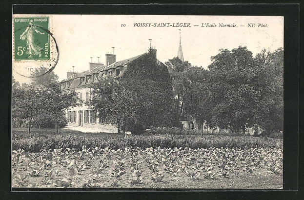 CPA Boissy-Saint-Leger, L'Ecole Normale