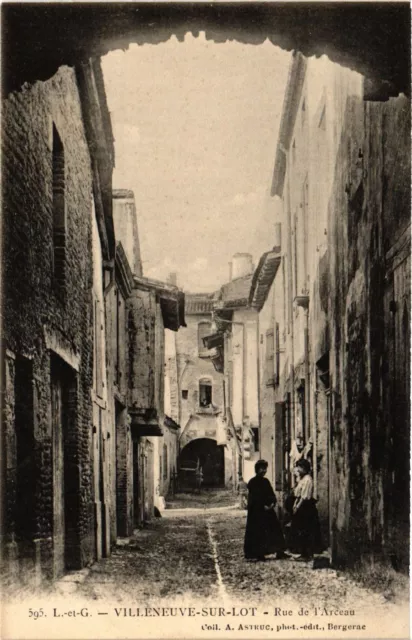 CPA VILLENEUVE-on-LOT - Rue de l'ARCeau (650818)