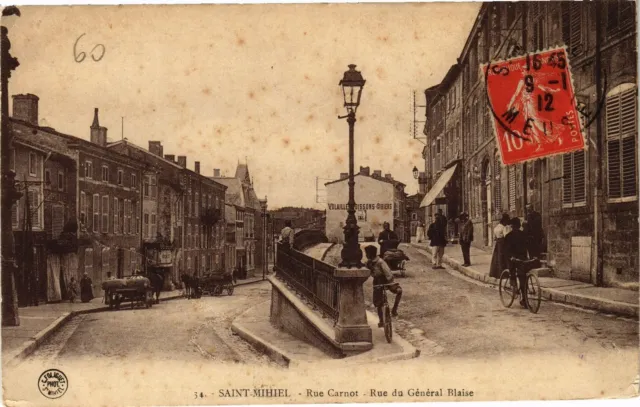 CPA Saint Mihiel-Rue Carnot-Rue du Général Blaise (184014)