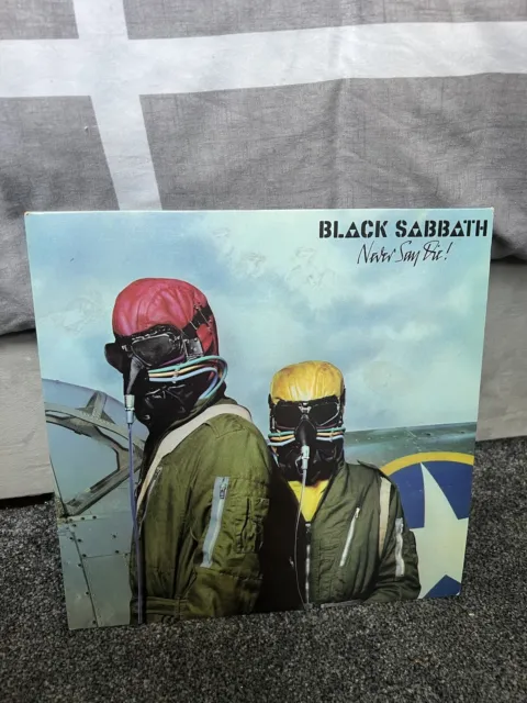 BLACK SABBATH - NEVER SAY DIE - UK - 1st PRESS - NM - 9102 751