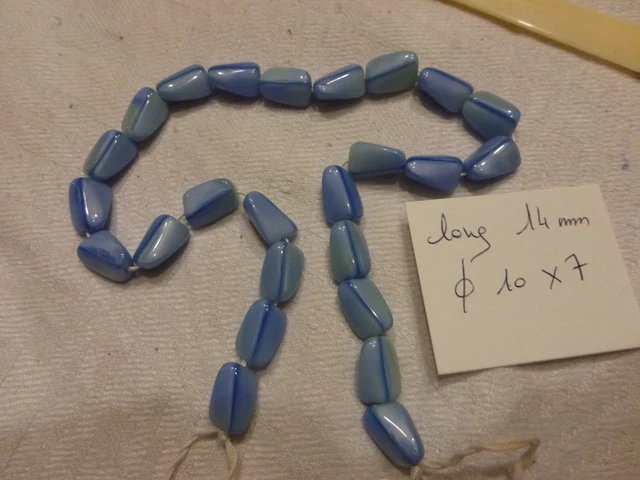 Lot De 30 Perles Tubes En Verre Ancien Bleu Translucide - Vintage, Occasion, Fabrication Inde