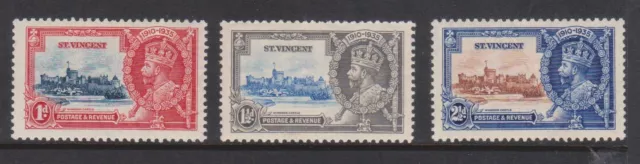 (F203-29) 1935 St Vincent set of 3stamps KGV silver jubilee (AD) (BA04)