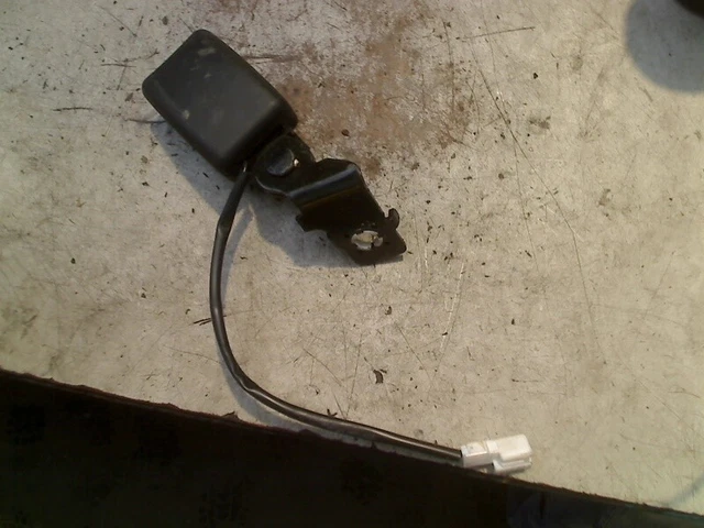 GÜRTELSCHNALLE LINKS HINTEN Hyundai i20 Hatchback 1.2i 16V (G4LA) 2009