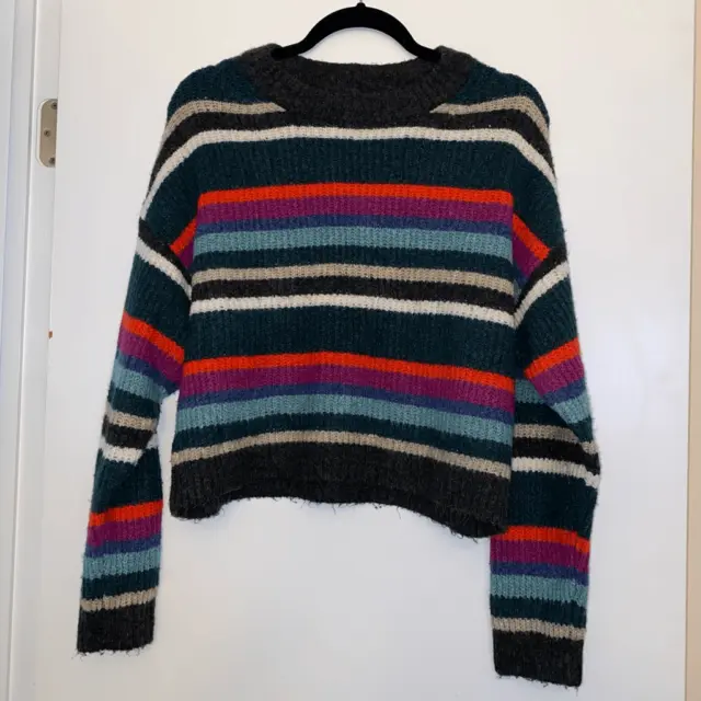 American Eagle Cropped Striped Sweater Size Medium