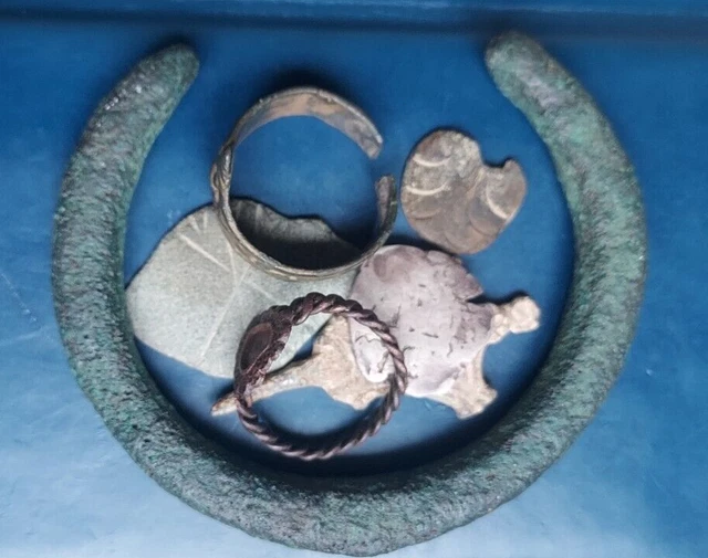 METAL DETECTING FINDS job lot. 7 Items. Rings, Siver coin etc. £100.00