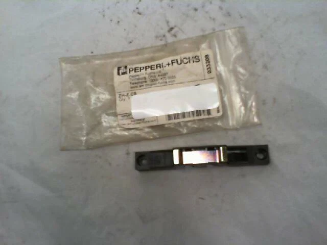 PEPPERL FUCHS ZHZES Rail Mounting  NEW IN BOX